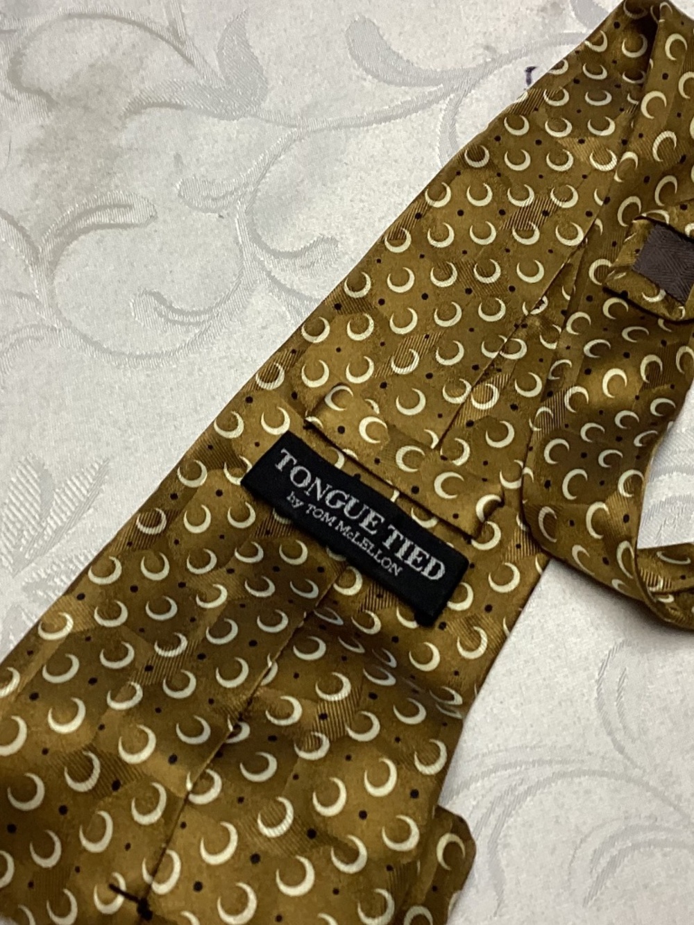 MENS tie silk by tongue tied